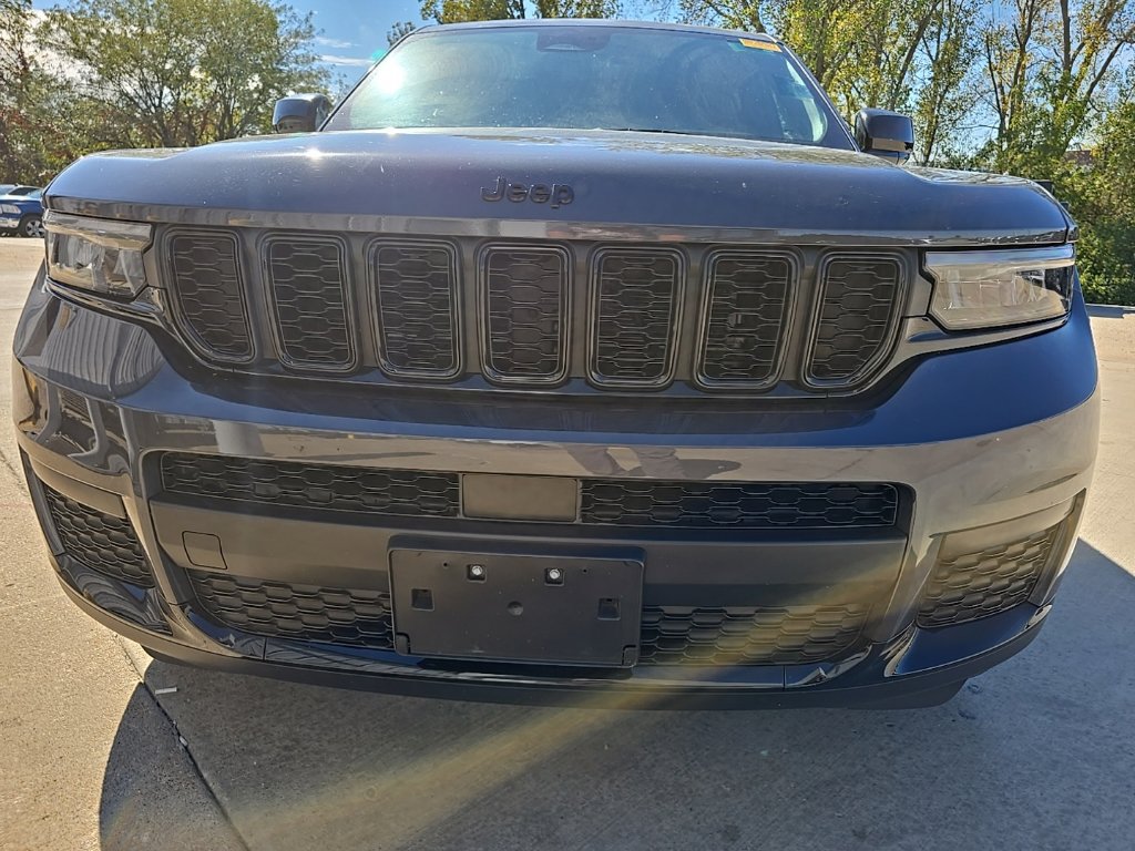 Used 2023 Jeep Grand Cherokee L Altitude AWD/4WD image 13