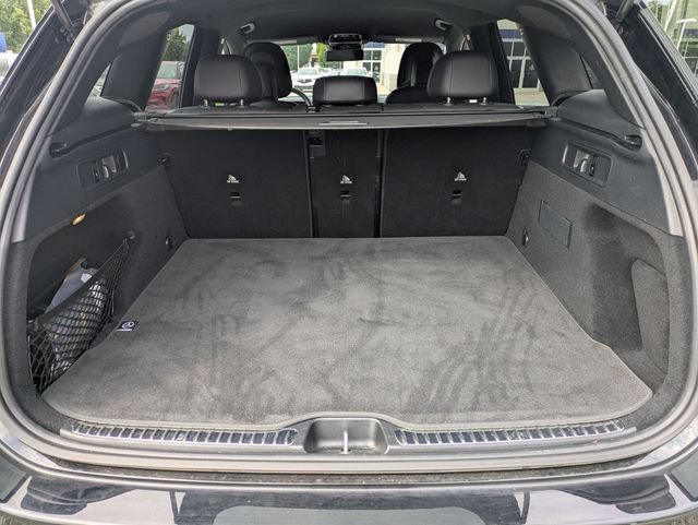 Used 2025 Mercedes-Benz GLC 300 4MATIC image 6