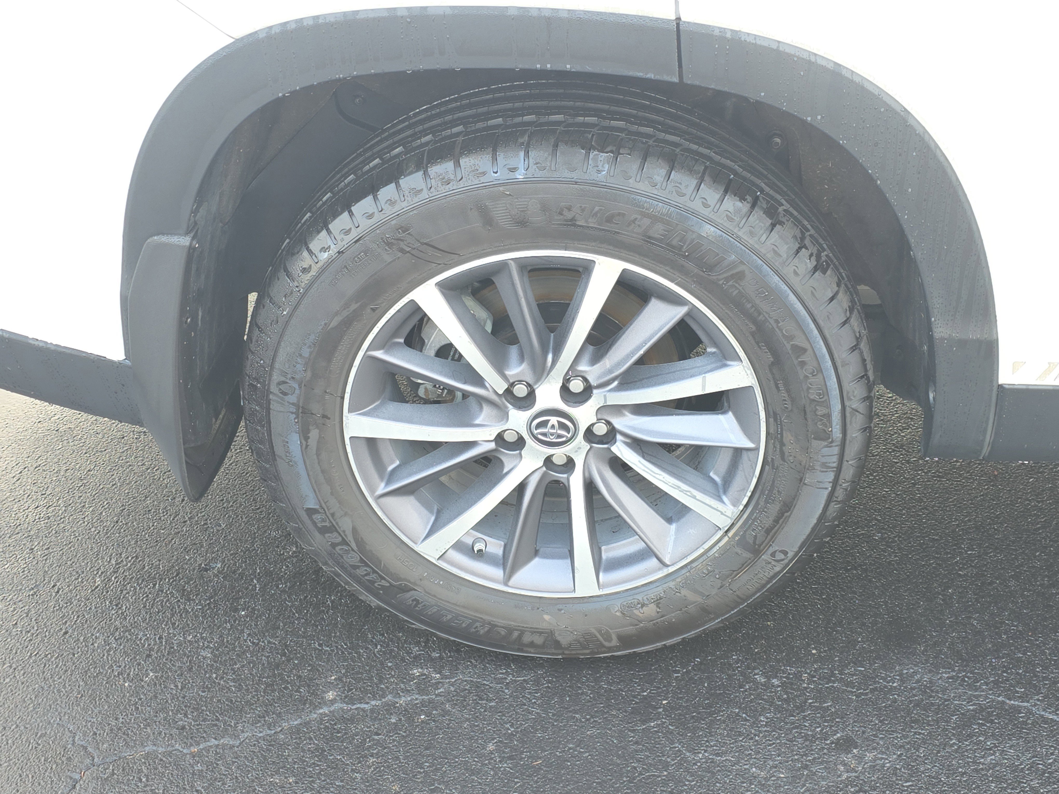 Used 2019 Toyota Highlander image 7