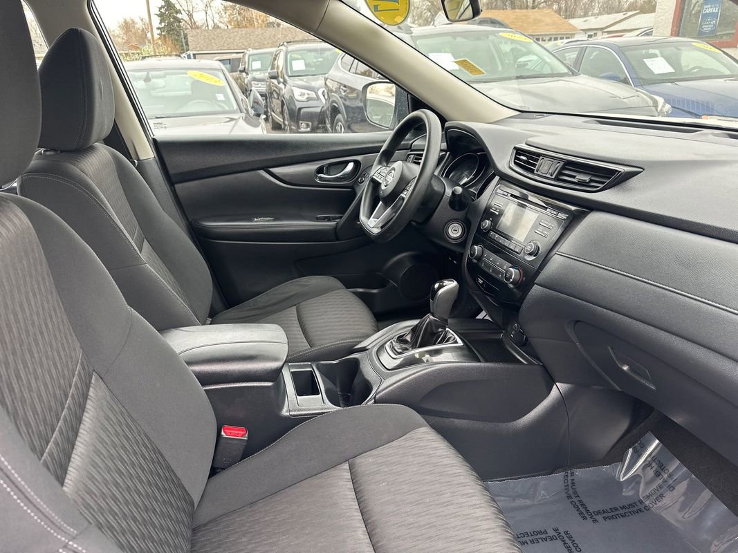 Used 2017 Nissan Rogue S image 28