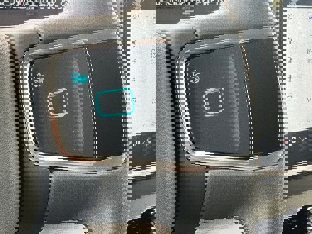 New 2025 Ford Expedition Active image 9