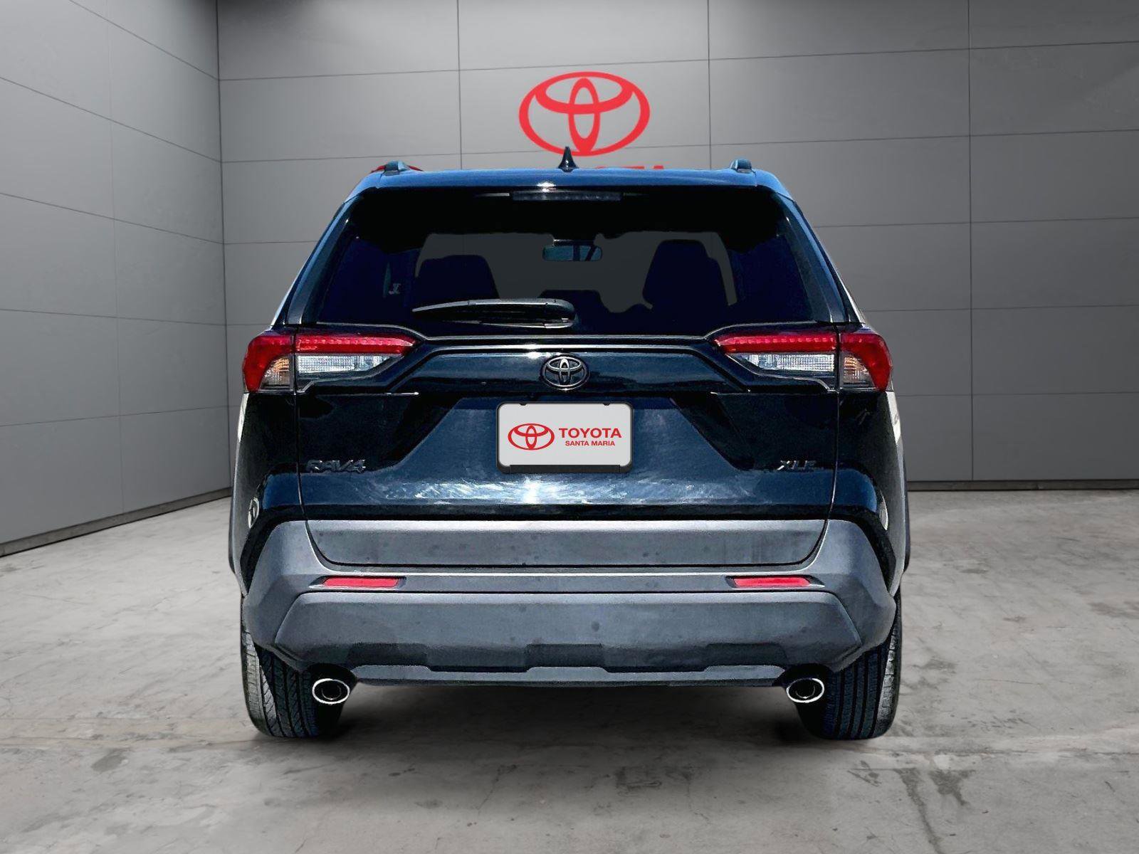 Used 2024 Toyota RAV4 XLE Premium FWD image 4