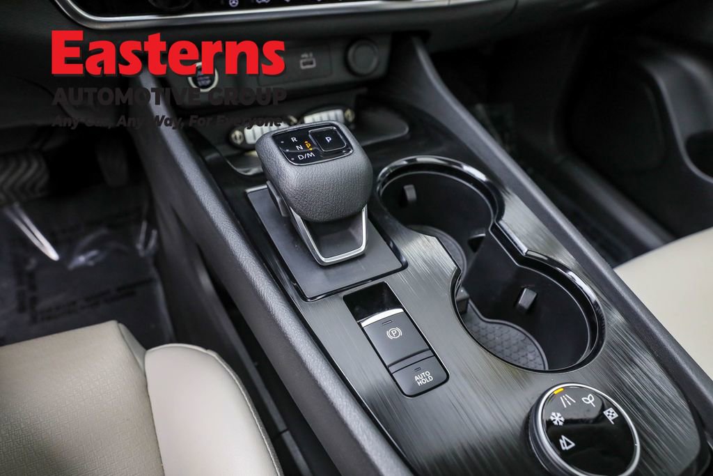 Used 2022 Nissan Rogue SV w/ SV Premium Package image 13