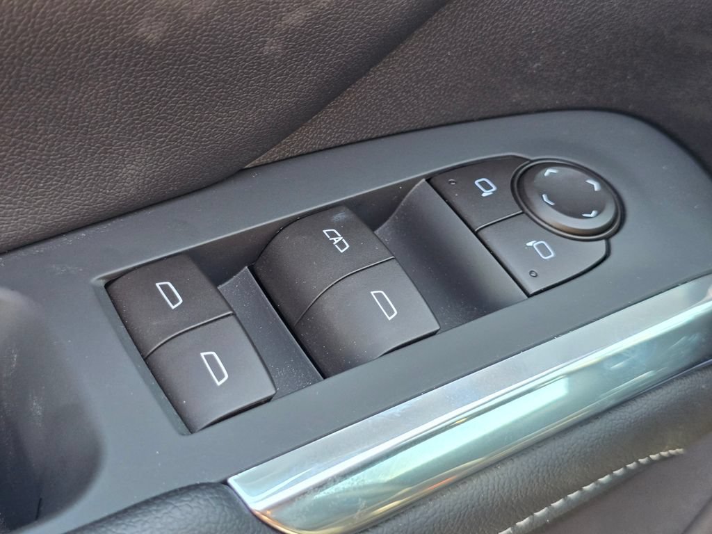 Used 2026 Chevrolet Traverse LT w/ Midnight/Sport Edition FWD image 25