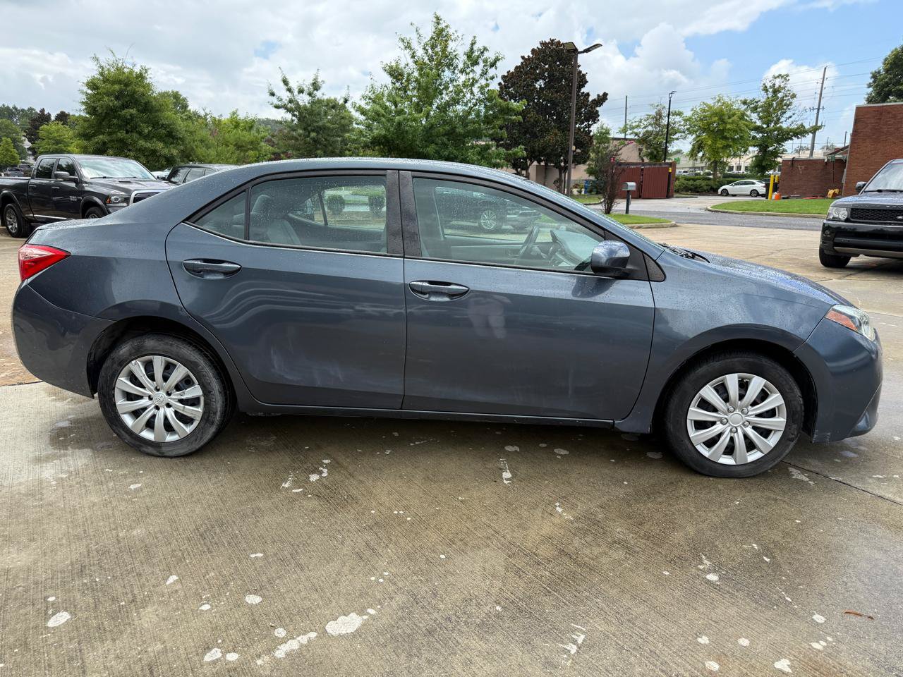 Used 2015 Toyota Corolla LE FWD image 6