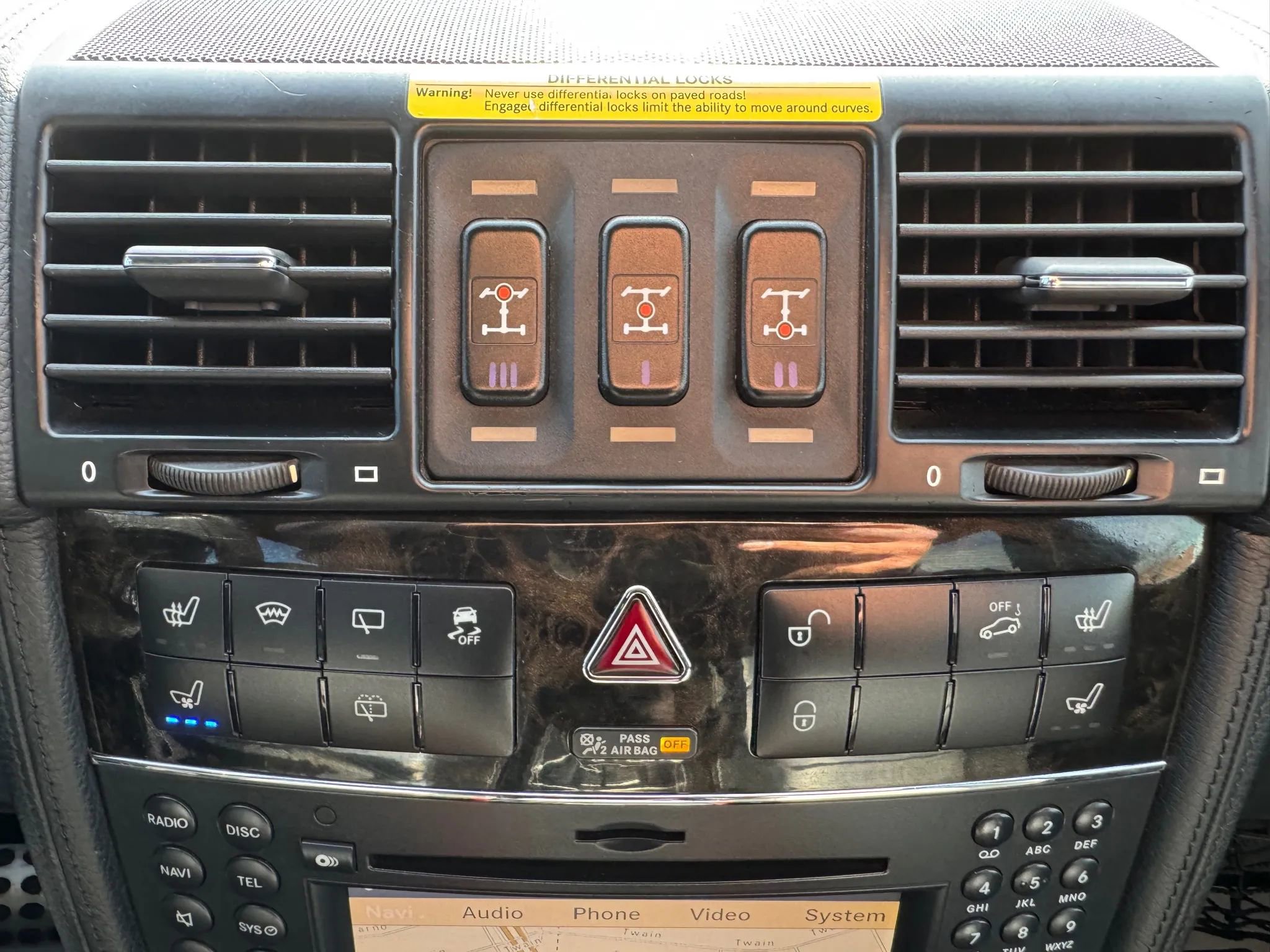 Used 2011 Mercedes-Benz G 55 AMG 4MATIC image 23