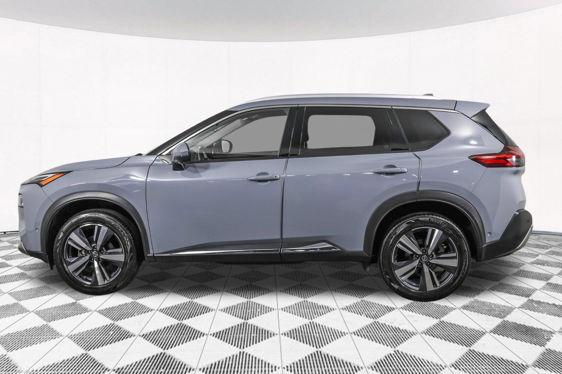 Used 2021 Nissan Rogue Platinum AWD/4WD image 23