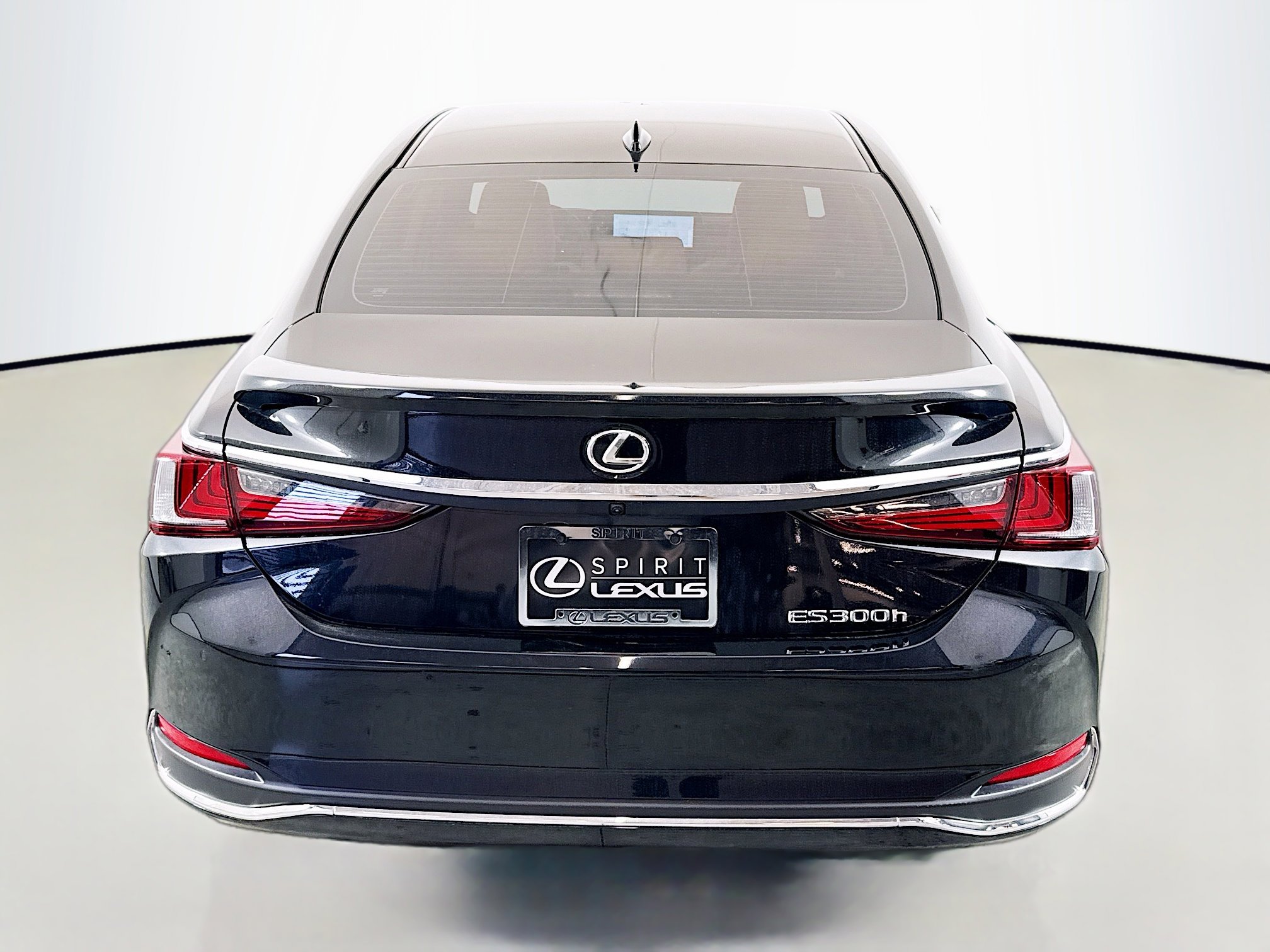 Used 2025 Lexus ES 300h w/ Premium Package image 6