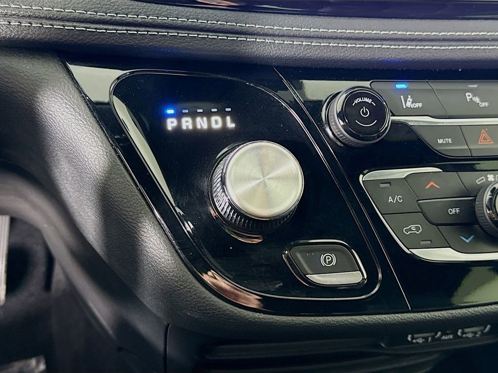 Used 2023 Chrysler Pacifica Touring-L w/ S Appearance Package image 10