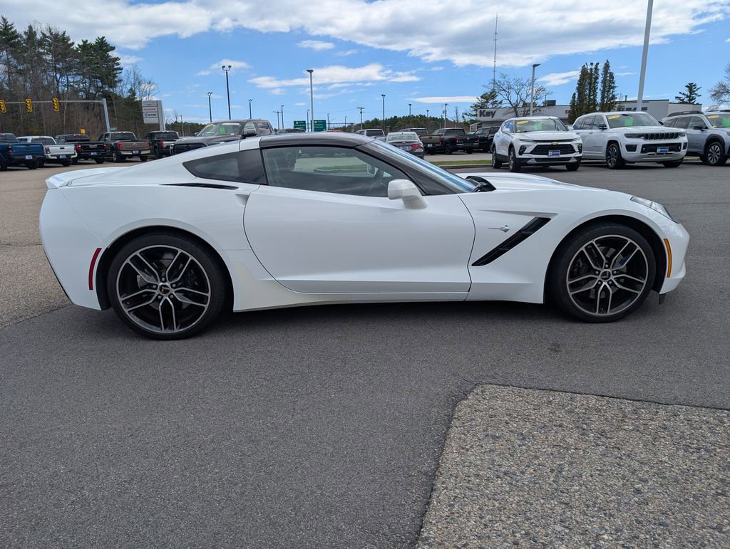 Used 2015 Chevrolet Corvette Stingray Coupe RWD image 6