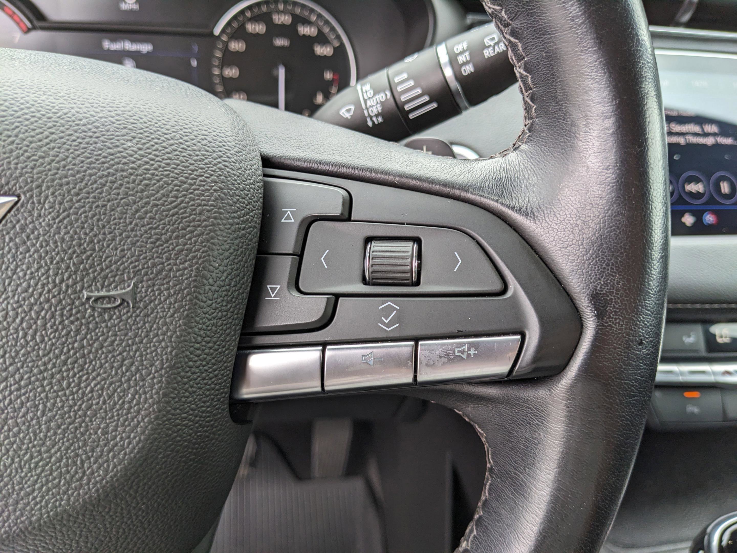 Used 2022 Cadillac XT4 Premium Luxury w/ Safety Alert Package image 38