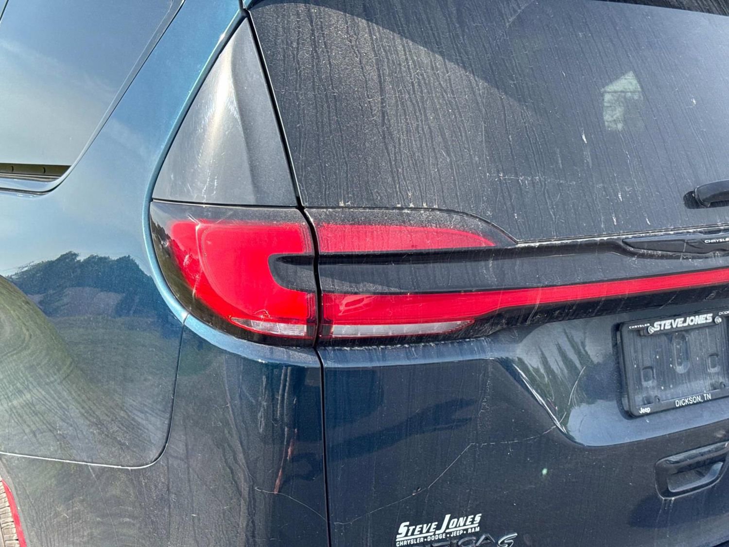 Used 2023 Chrysler Pacifica Touring-L w/ S Appearance Package FWD image 7