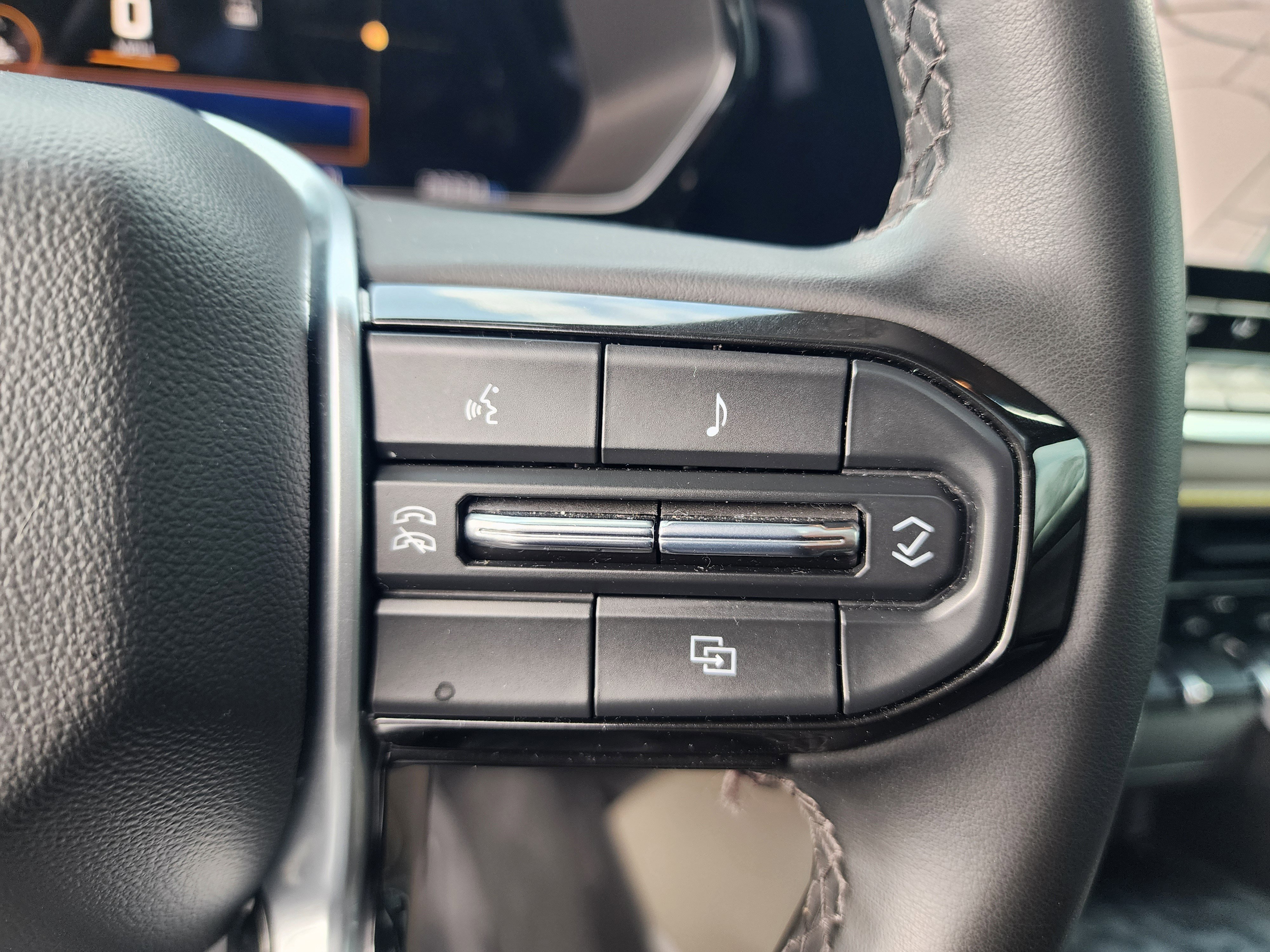 Used 2024 Chevrolet Colorado ZR2 w/ Technology Package image 27