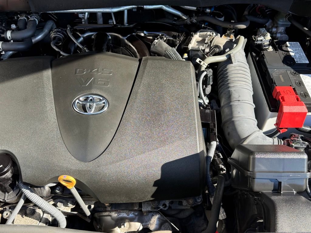 Used 2022 Toyota Highlander XLE image 7