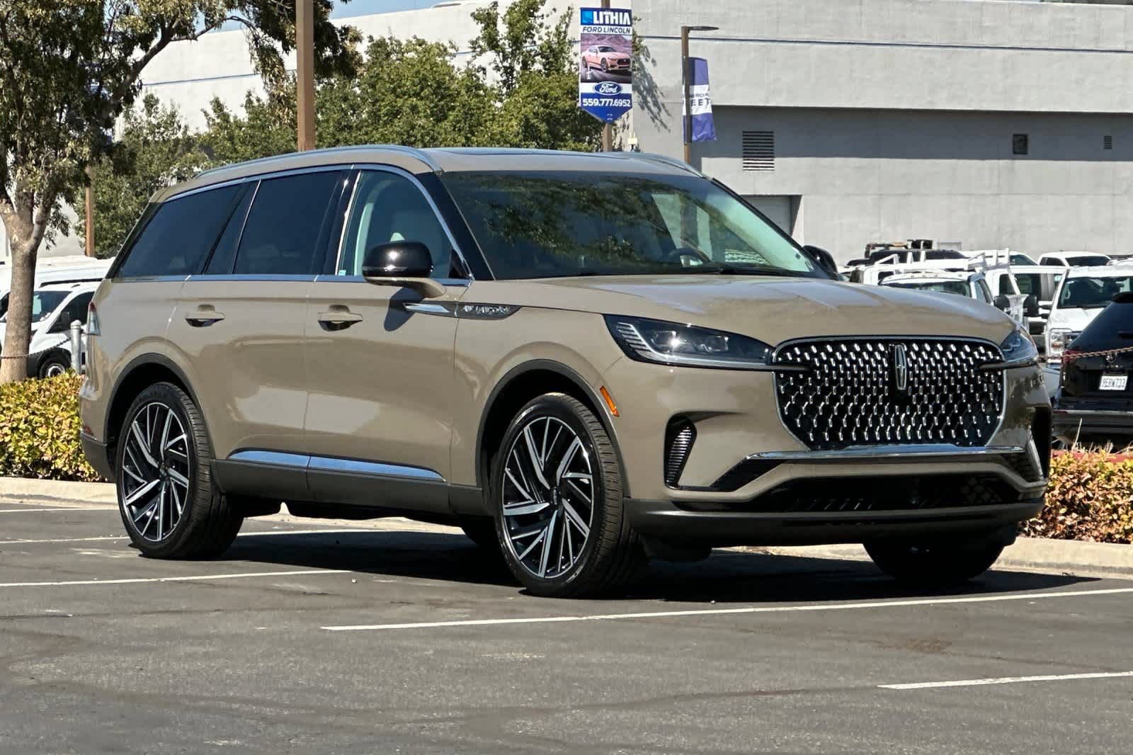 Certified 2025 Lincoln Aviator Reserve w/ Equipment Group 201A AWD/4WD image 10