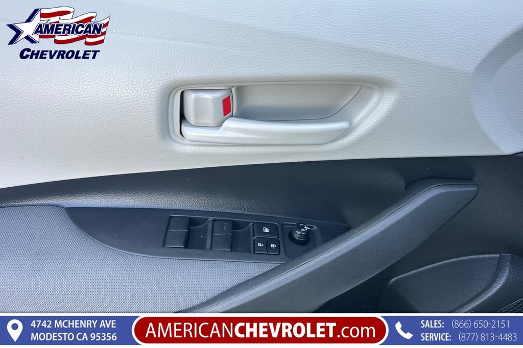 Used 2025 Toyota Corolla LE FWD image 11