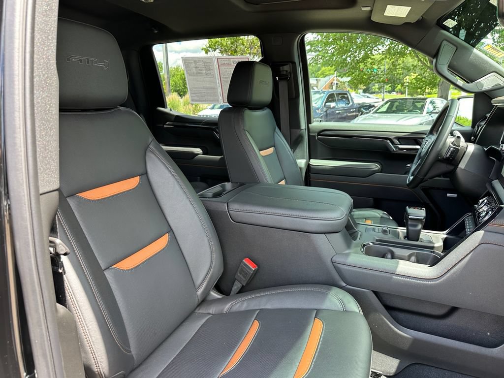 Used 2025 GMC Sierra 1500 AT4 w/ Technology Package AWD/4WD image 50