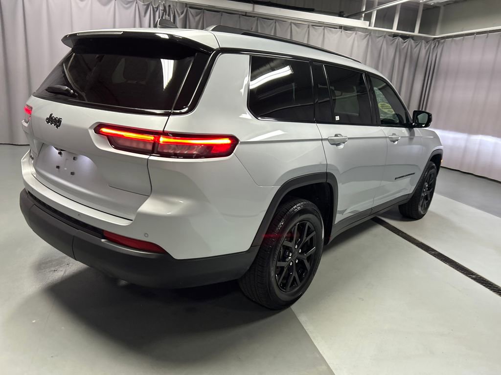 Used 2024 Jeep Grand Cherokee L Laredo image 7