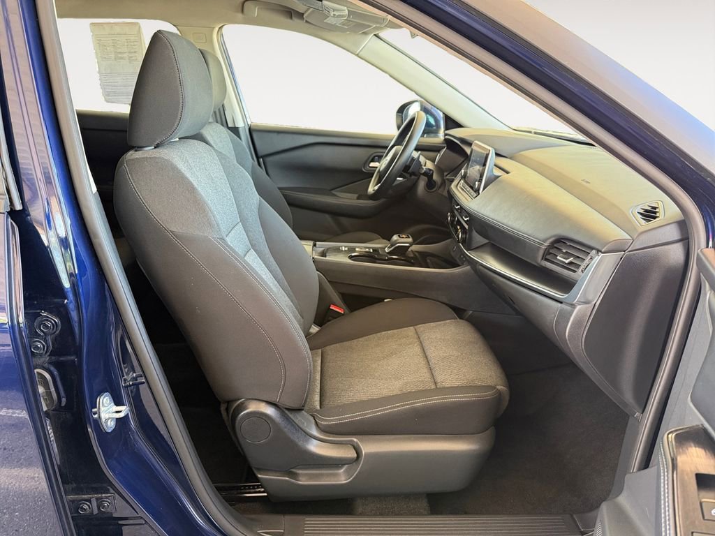 Used 2024 Nissan Rogue SV FWD image 15