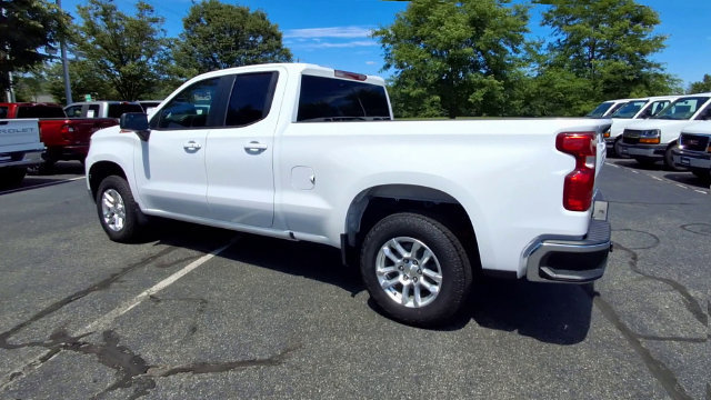 Used 2023 Chevrolet Silverado 1500 LT w/ Z71 Off-Road Package AWD/4WD image 6