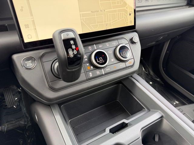 New 2026 Land Rover Defender 110 X-Dynamic SE AWD/4WD image 24
