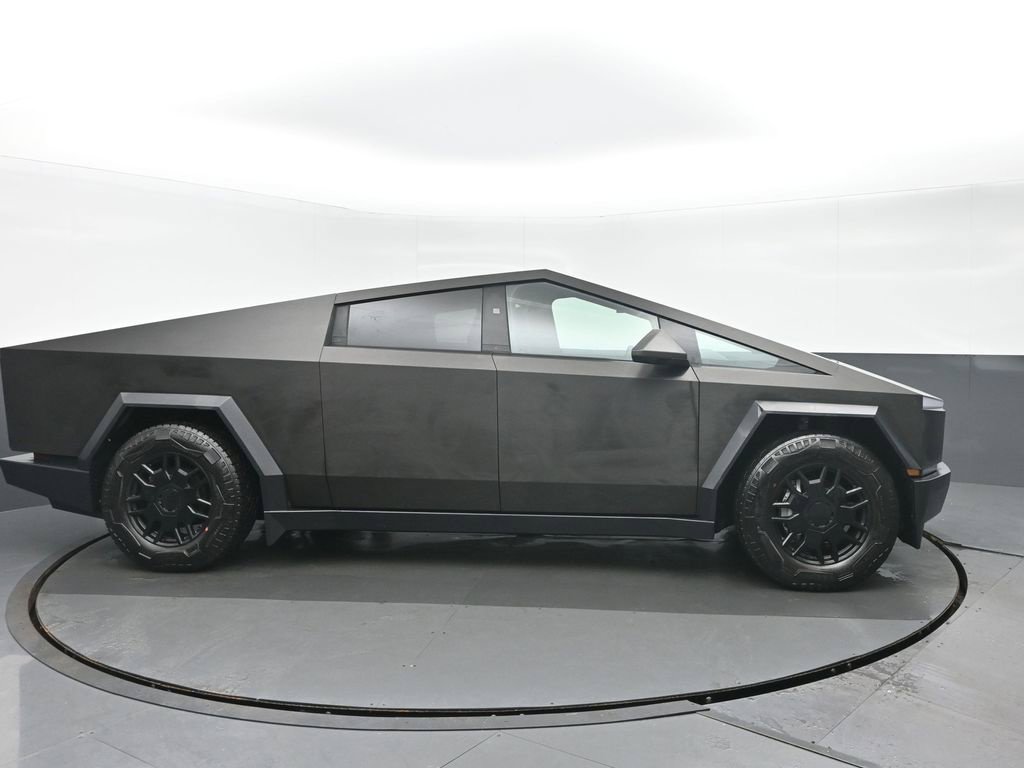 Used 2024 Tesla Cybertruck AWD Crew Cab image 2