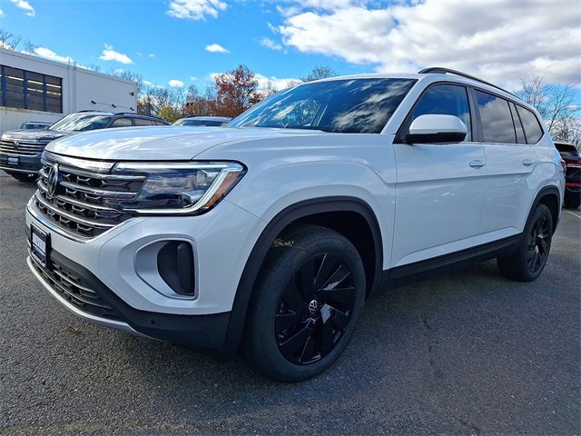 New 2026 Volkswagen Atlas SE image 2