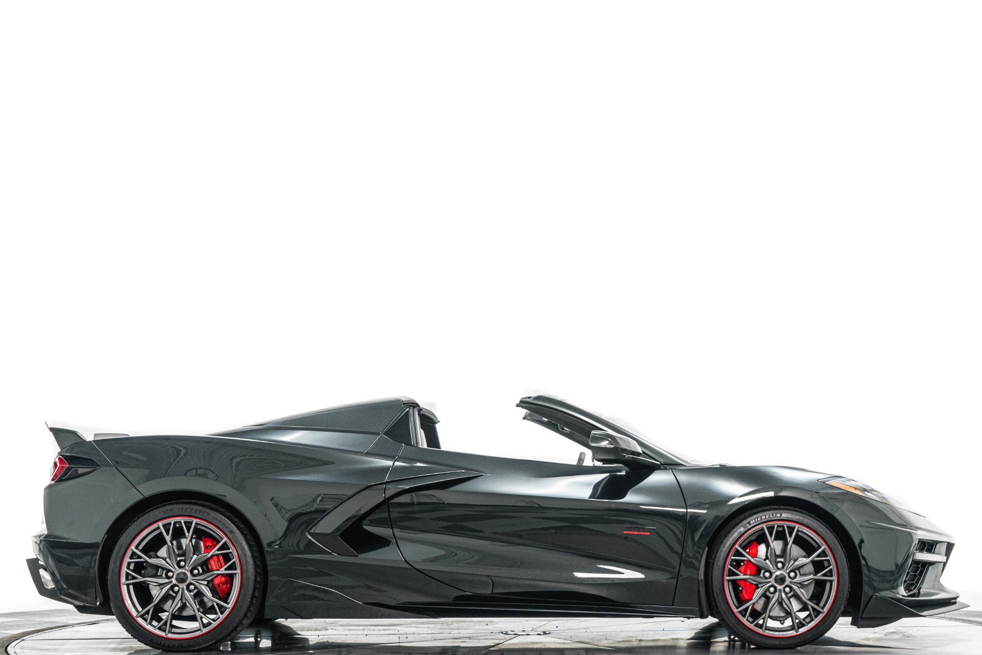 Used 2023 Chevrolet Corvette Stingray Premium Conv w/ Z51 Performance Package RWD image 2