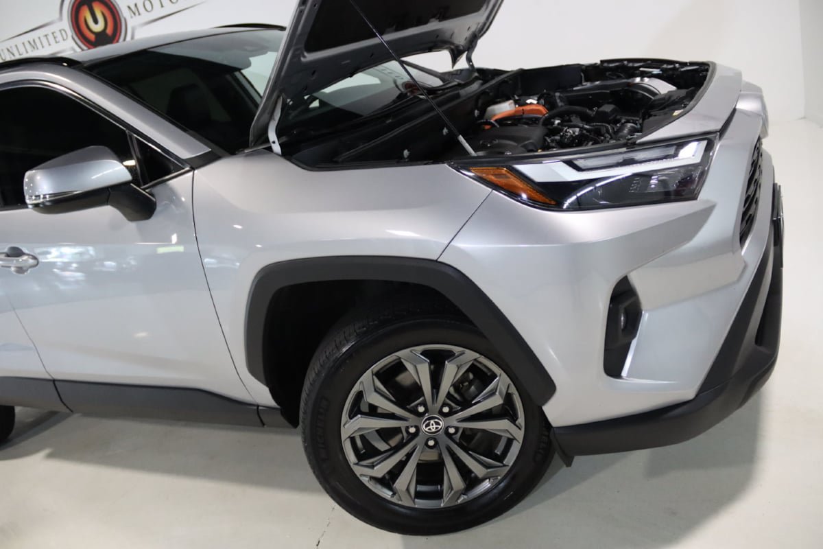 Used 2022 Toyota RAV4 XLE Premium AWD/4WD image 65