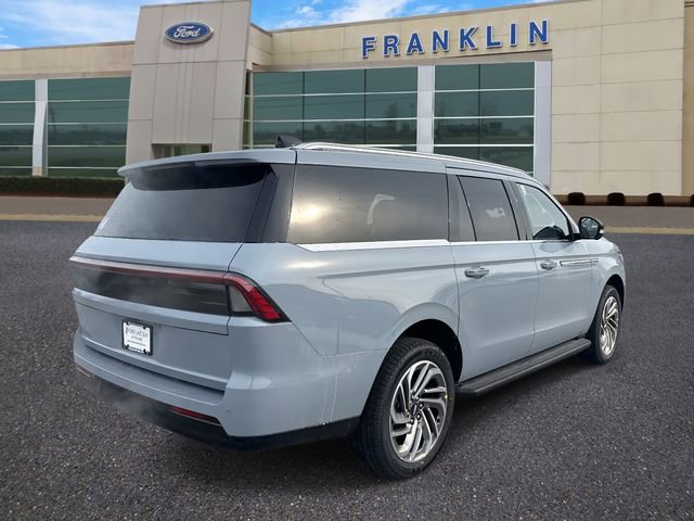 New 2026 Lincoln Navigator L Premier image 7