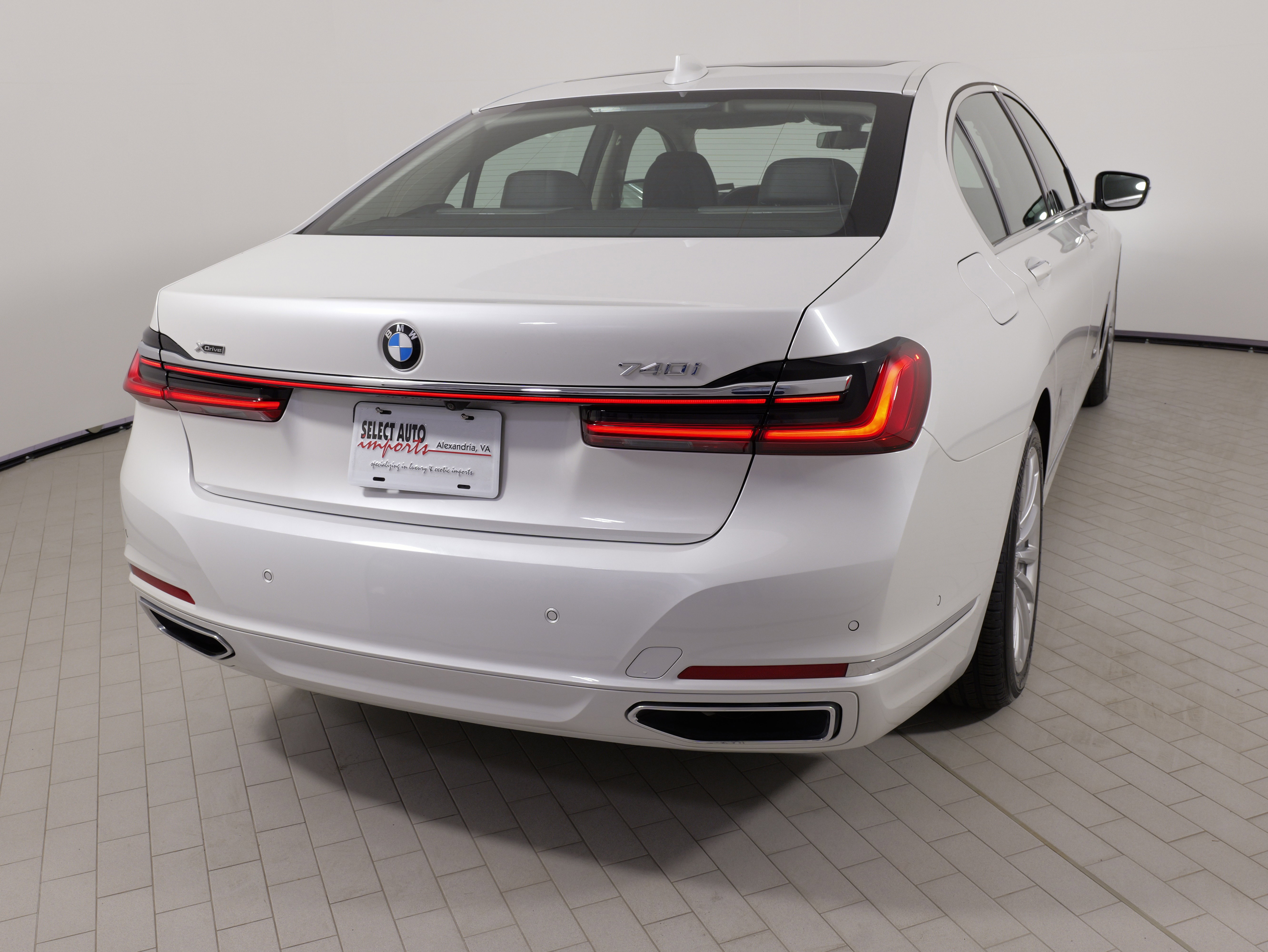 Used 2022 BMW 740i xDrive image 13