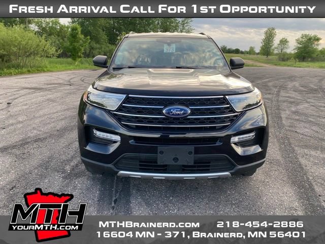 Used 2022 Ford Explorer XLT w/ Equipment Group 202A AWD/4WD image 4