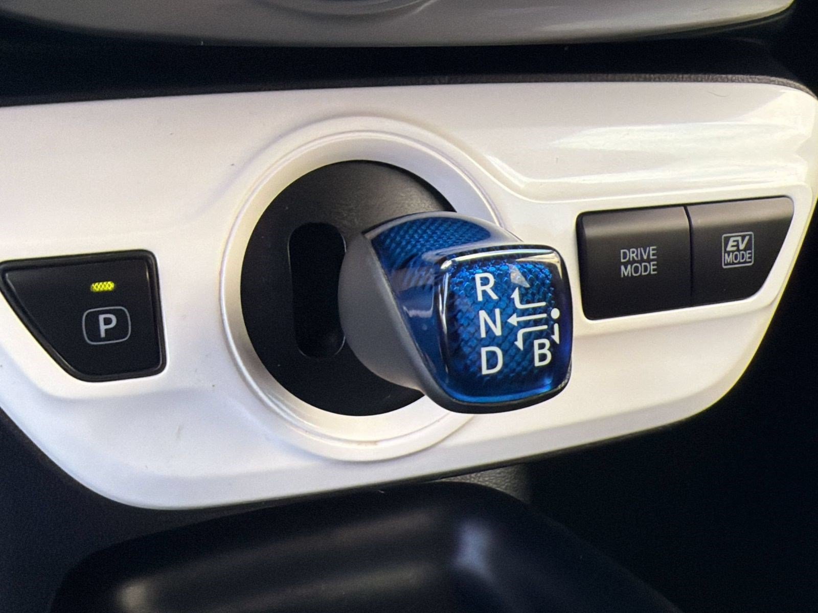 Used 2018 Toyota Prius Two w/ Prius Two Safety Plus Package FWD image 17