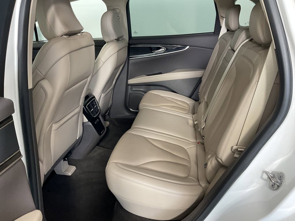 Used 2022 Lincoln Nautilus Reserve image 20