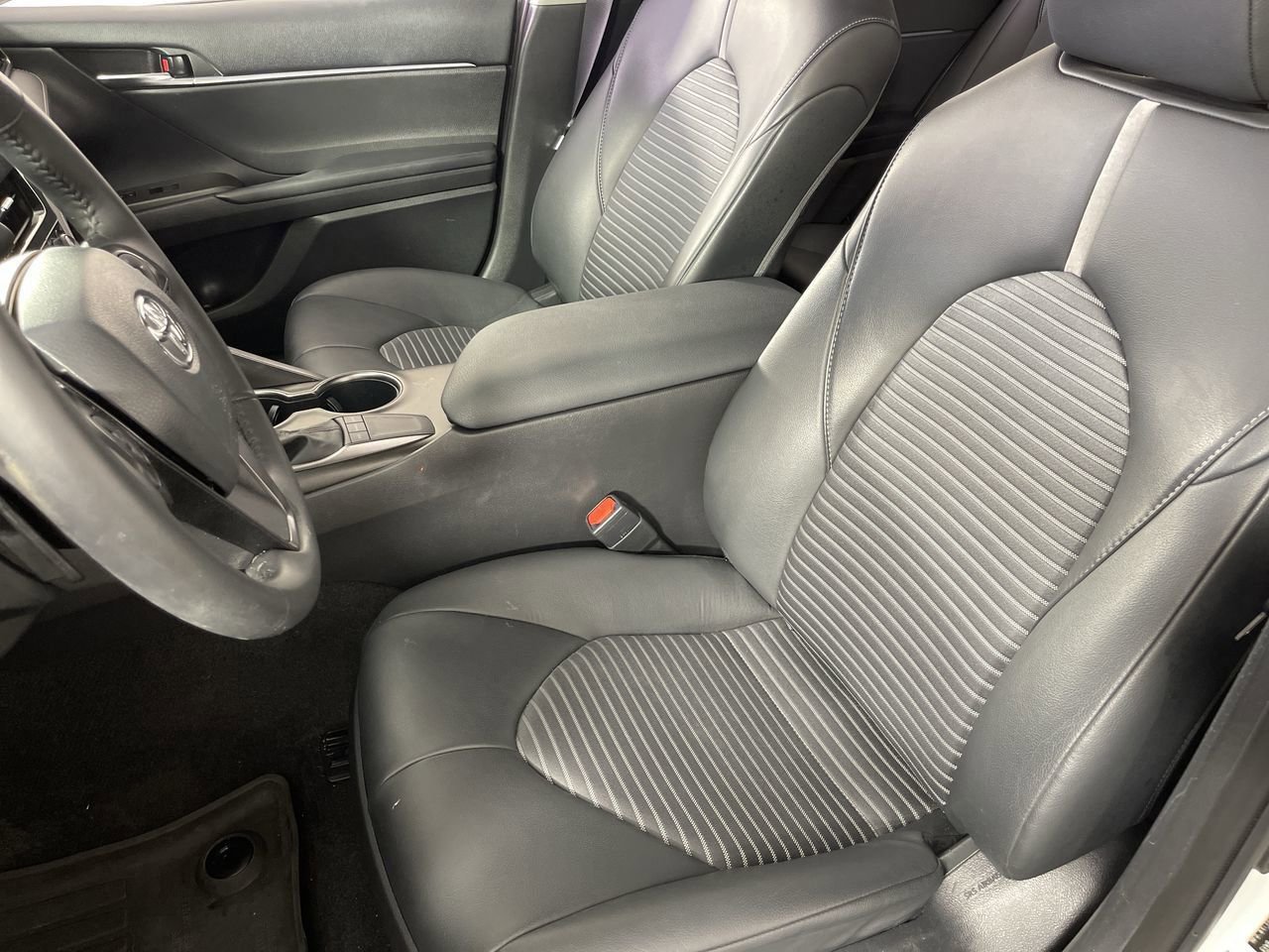 Used 2024 Toyota Camry SE FWD image 21