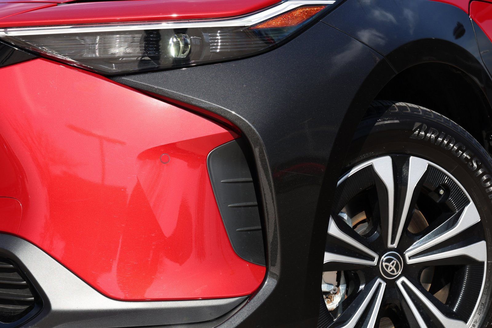 Used 2024 Toyota bZ4X XLE w/ Weather Package image 12