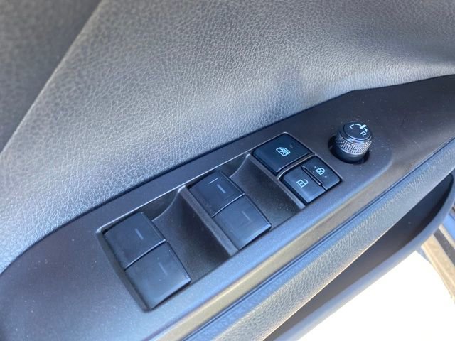 Used 2022 Toyota Camry SE image 16