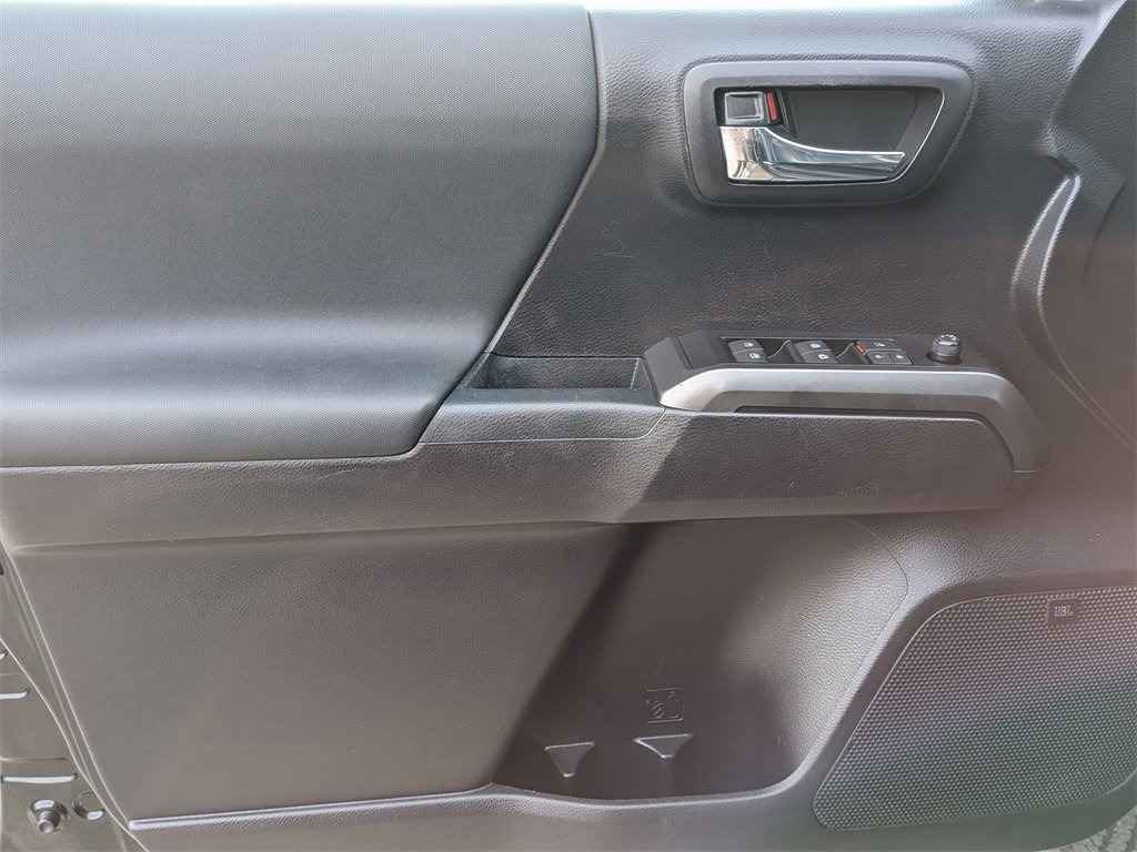 Used 2020 Toyota Tacoma TRD Off-Road image 24