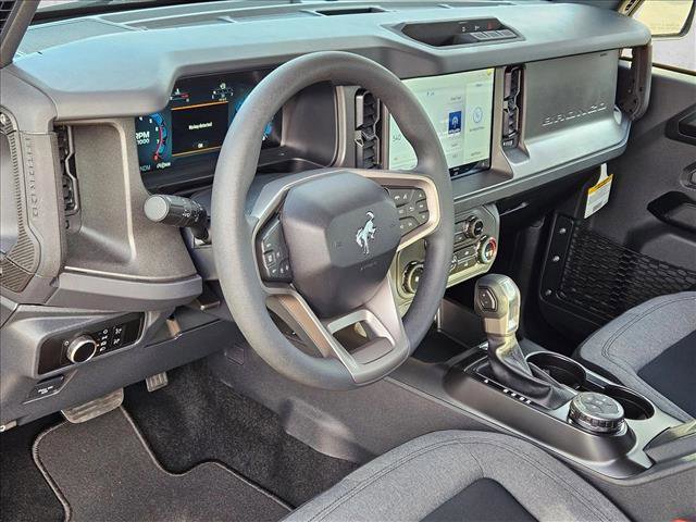 New 2025 Ford Bronco Base image 3