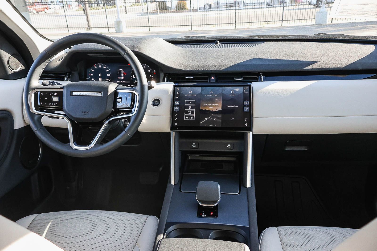 Used 2025 Land Rover Discovery Sport S image 23