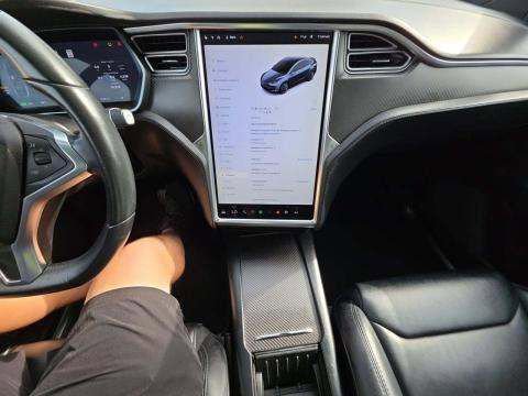 Used 2018 Tesla Model X 75D image 6