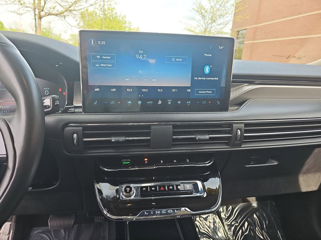 Used 2023 Lincoln Corsair Reserve image 23