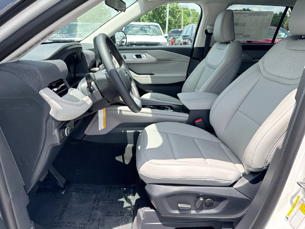 New 2026 Ford Explorer Active w/ Active Comfort Package AWD/4WD image 23