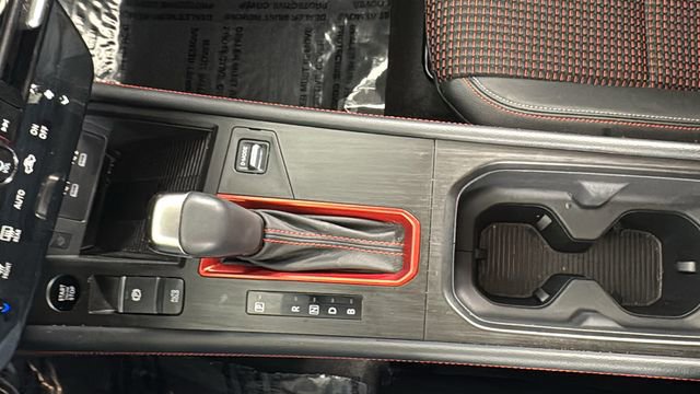 Certified 2025 Nissan Kicks SR image 29