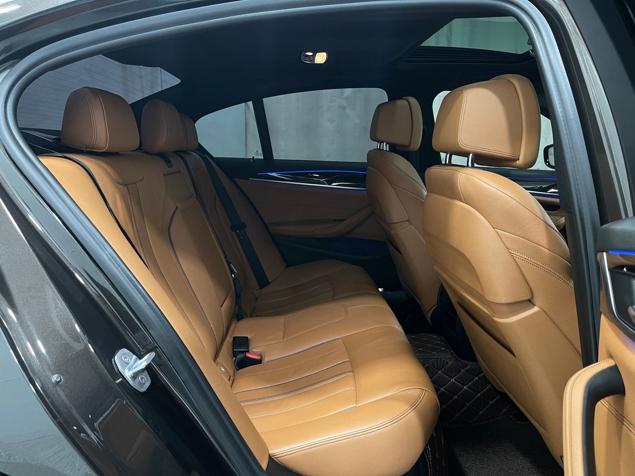 Used 2018 BMW 530e image 32