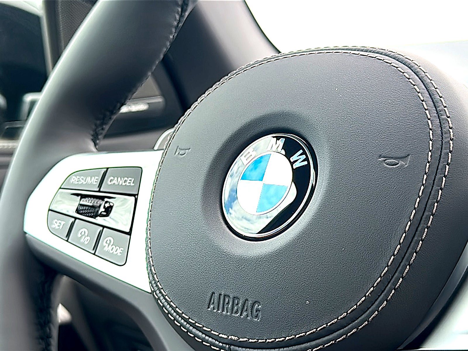 New 2026 BMW X5 xDrive40i w/ M Sport Package AWD/4WD image 21