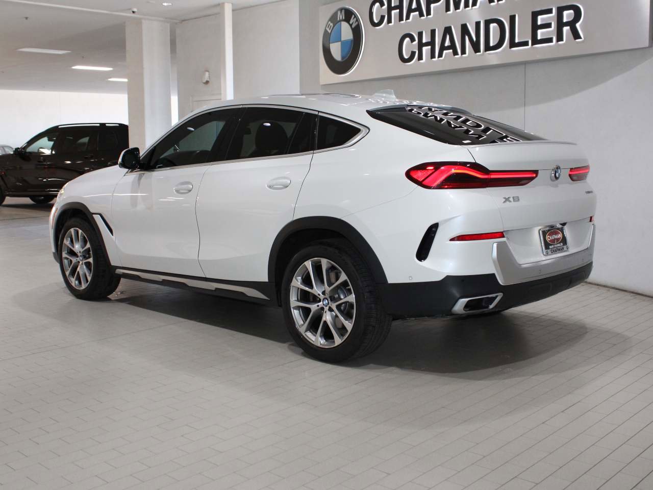 Used 2021 BMW X6 xDrive40i w/ Premium Package AWD/4WD image 5