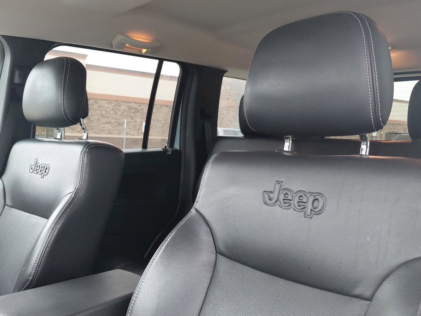 Used 2012 Jeep Liberty Sport AWD/4WD image 9