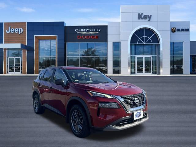 Used 2023 Nissan Rogue S AWD/4WD image 7