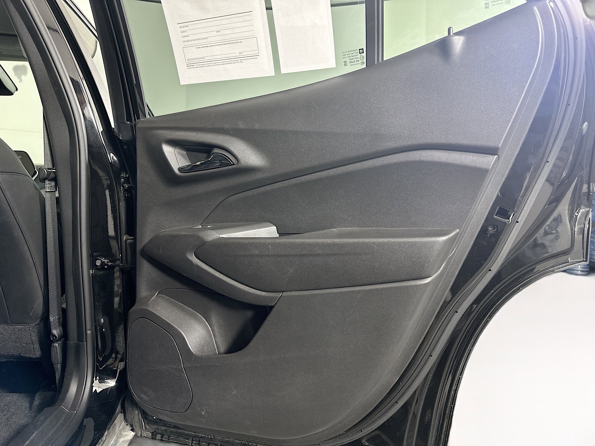 Used 2025 Chevrolet Trax LT image 28